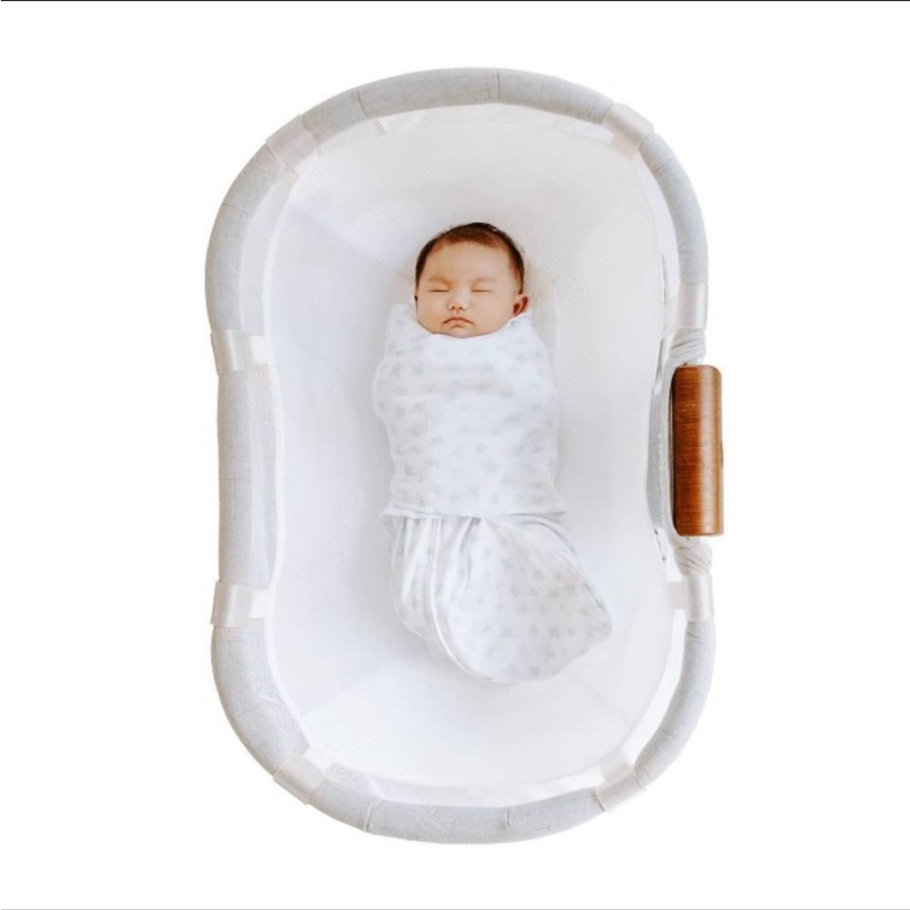 NIB Halo Bassinest Newborn Insert